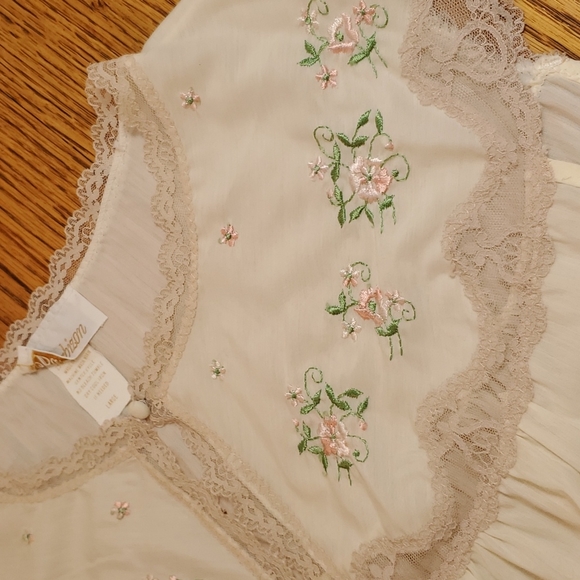 Vtg L Lace Summer Nightgown Made in the USA - Picture 2 of 7
